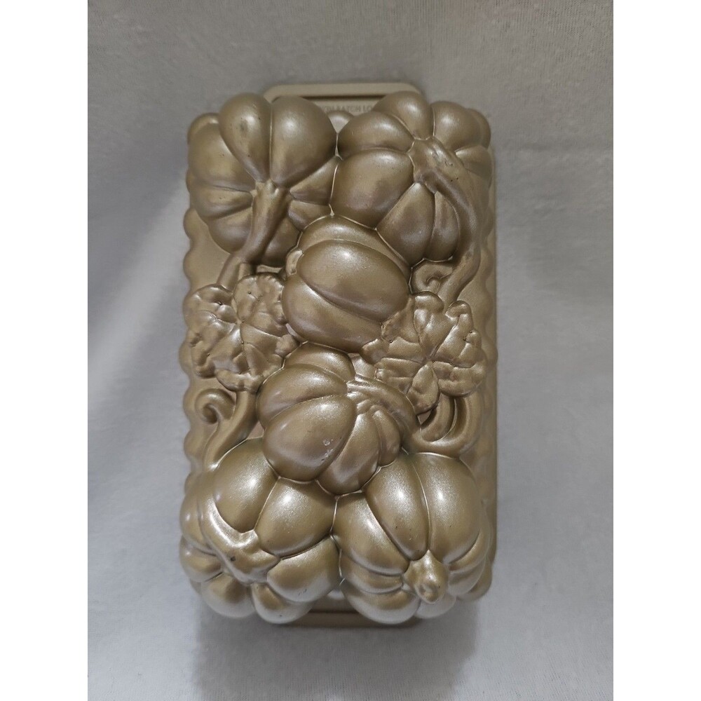 Nordic Ware BOTANICAL PUMPKIN LOAF PAN Bread Cake Pan Cast Aluminum 11" x 5.5"